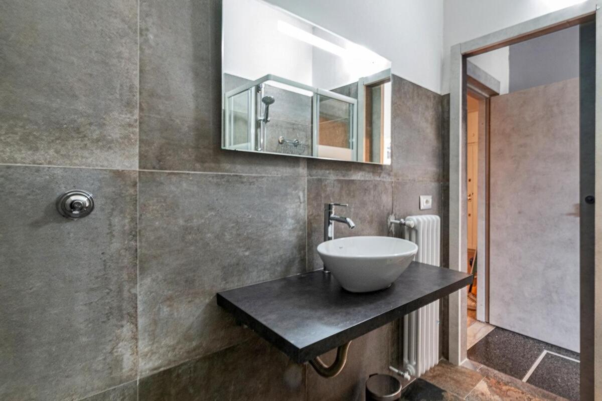 - 6 Posti Letto E 2 Bagni A 4 Fermate Dal Colosseo Apartamento Roma